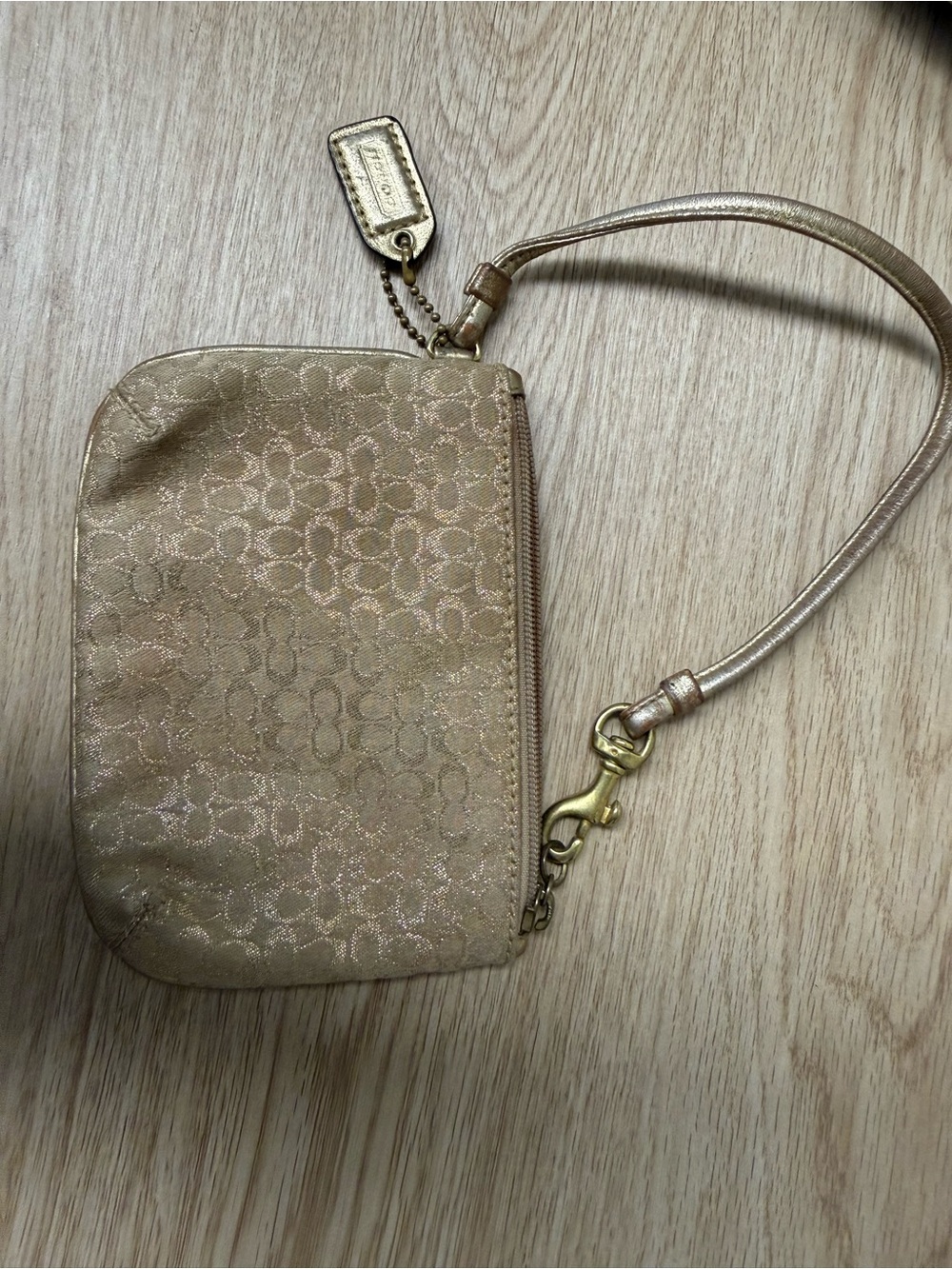 Coach Gold Metallic Signature Jacquard Wristlet Y2K Vintage Style